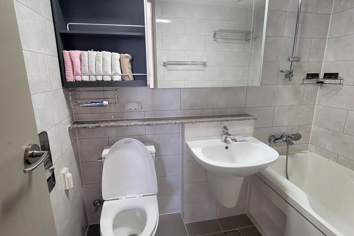 Newly built apartment within walking distance 10th image