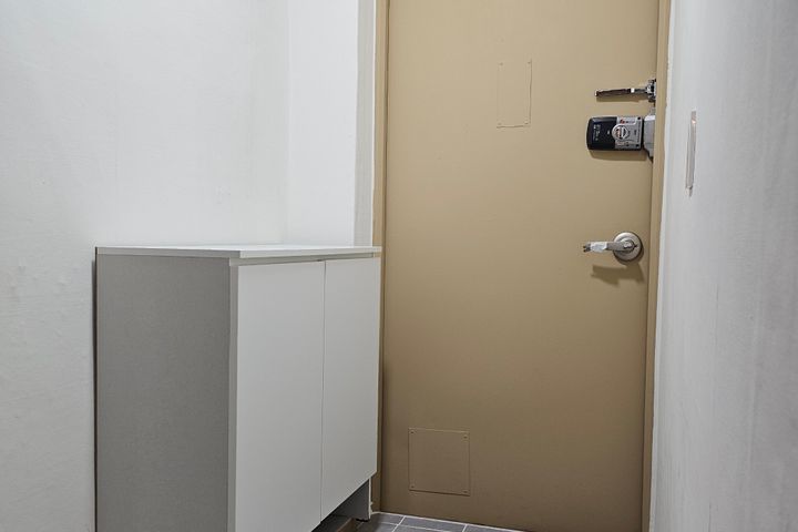 Guwol-gil Hospital Walnut Two-Room 14th image