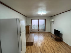 Room 201 2th image