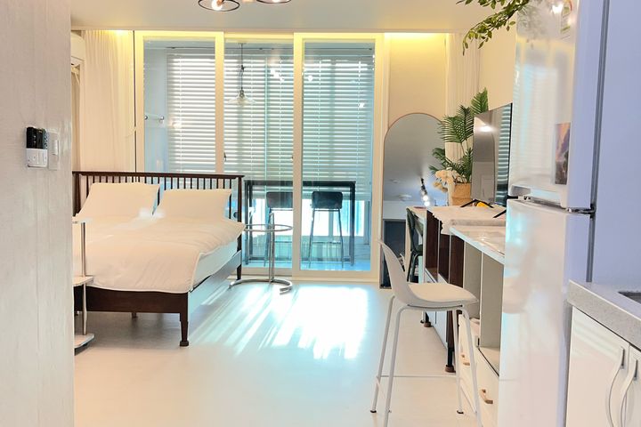 Fully furnished unit near Hyosung Hospital & 12th image