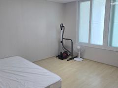 Two-bedroom apartment 8th image