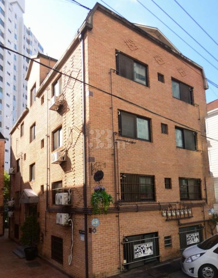 Clean and cozy room in Ingye-dong 11th image