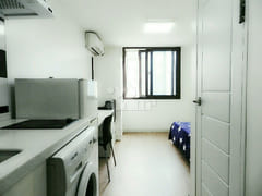 Intern-only accommodation, single room 6th image
