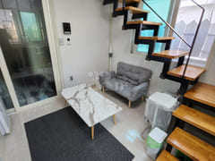 Clean duplex on Gallidan Street 2th image