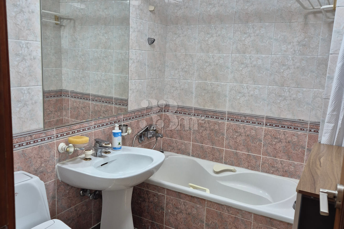 Spacious 3-bedroom villa with mountain views 7th image