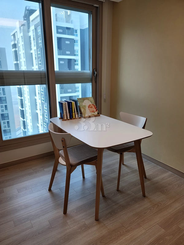 Songdo high-rise unit with 3 bedrooms and a s 9th image