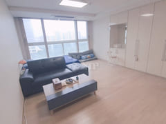 Fully furnished studio near the station! 0th image