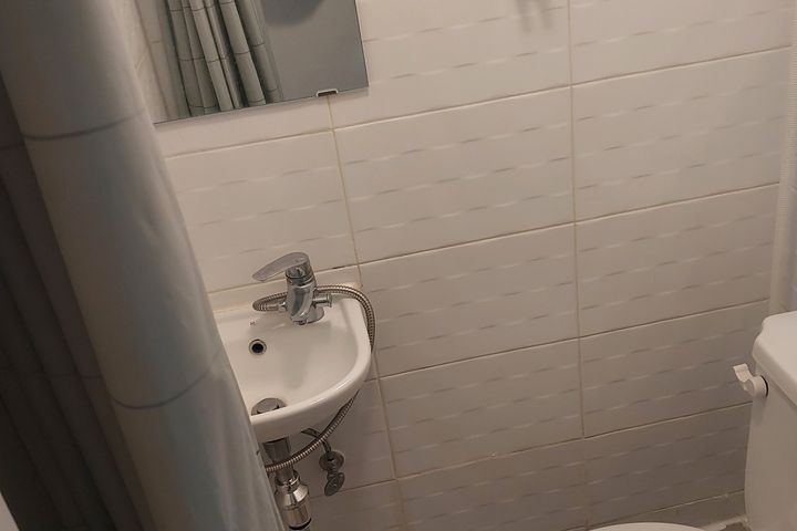 This is a goshiwon with an exterior window. 6th image
