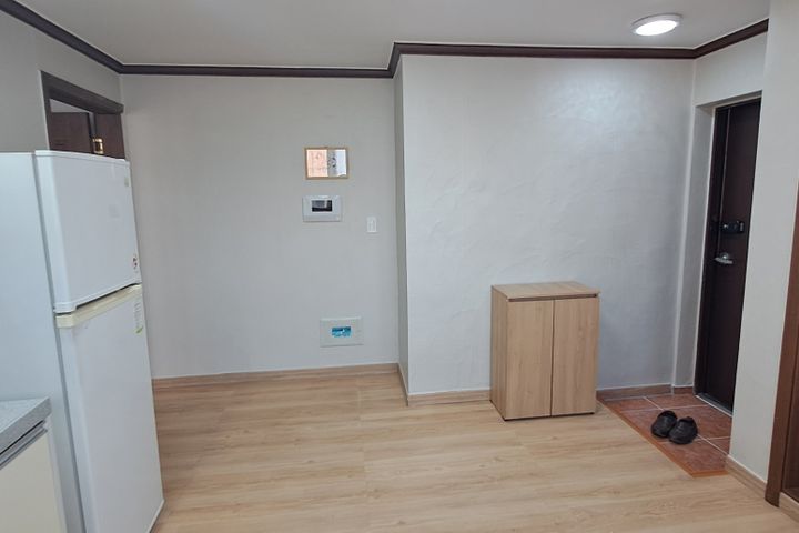 1.5룸 넓은 방,거실 2번째 이미지