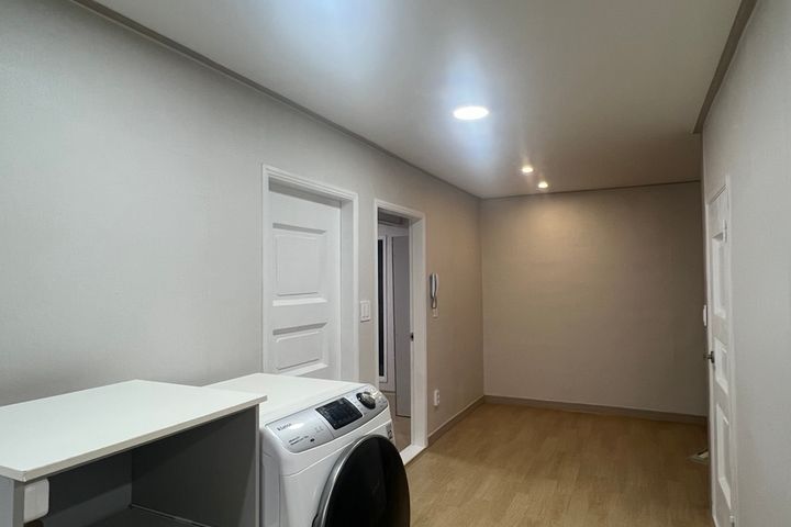 Neat 2-room unit, 2 minutes from Seodong Stat 5th image