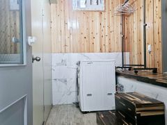 Clean, fully-equipped house 7th image