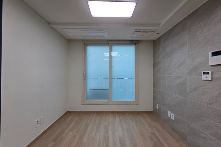 Fully furnished two-room apartment in Doksan- 0th image