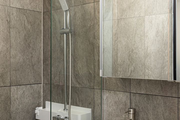 Luxury Spacious Room with Full Options 412 8th image