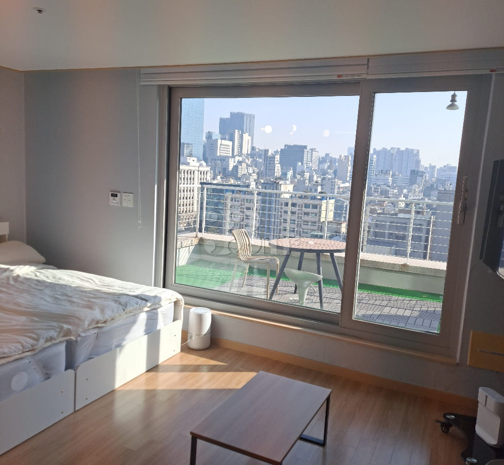 Cozy and bright house near Gangnam Station 5th image