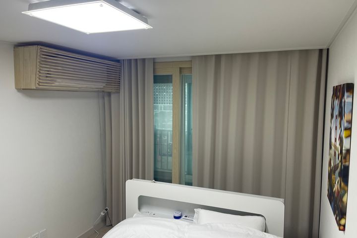 A cozy and quiet room 1th image
