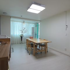 Gaebong Station is spacious, bright, and warm Unit Image