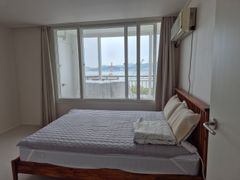 3-bedroom apartment with an ocean view 4th image