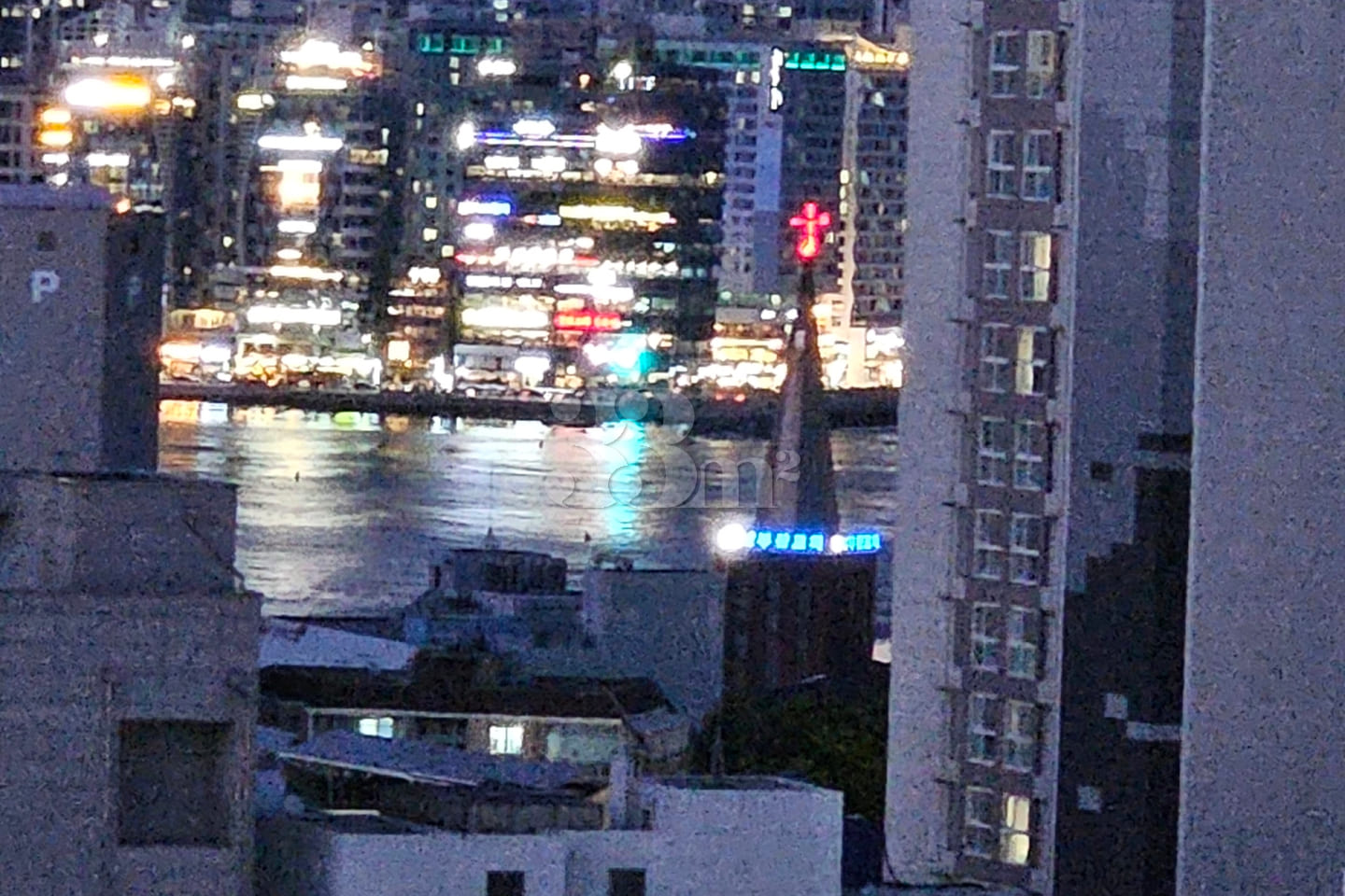 8-minute walk to Gwangalli; located near the 13th image