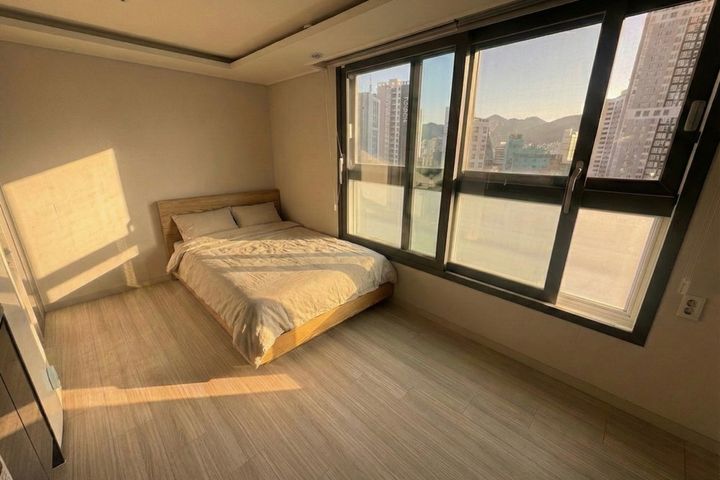 Fully furnished studio apartment near Sasang  1th image