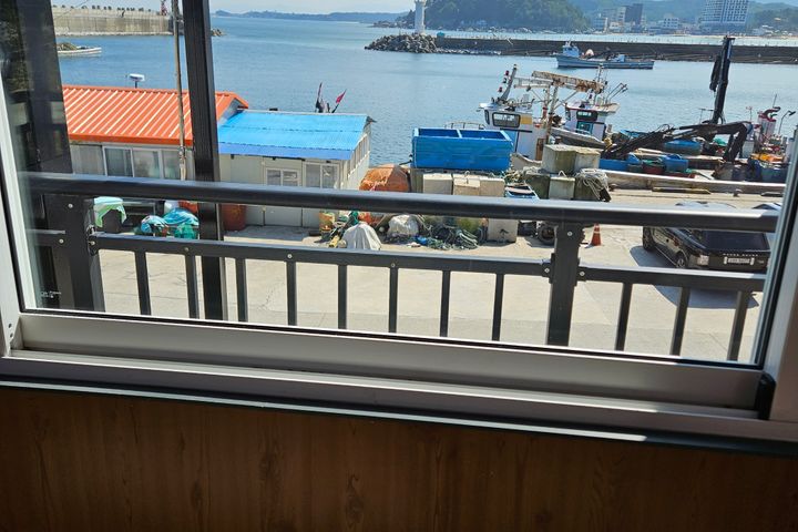 A house with a great ocean view. 15th image