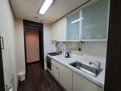 The most spacious family room 5th image