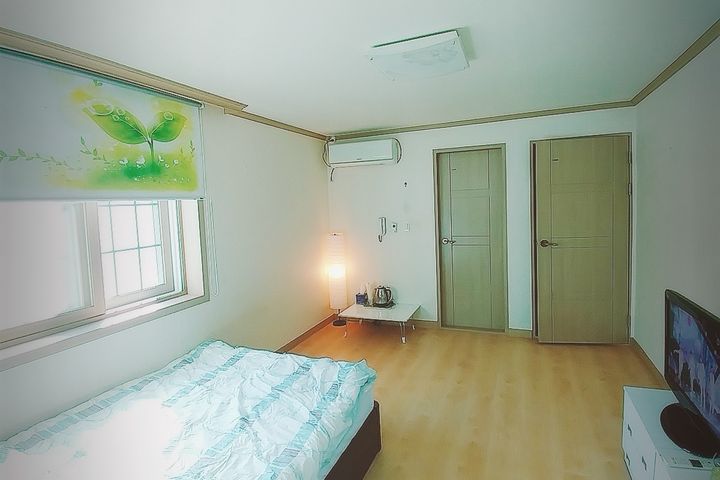 Jun House 4th image