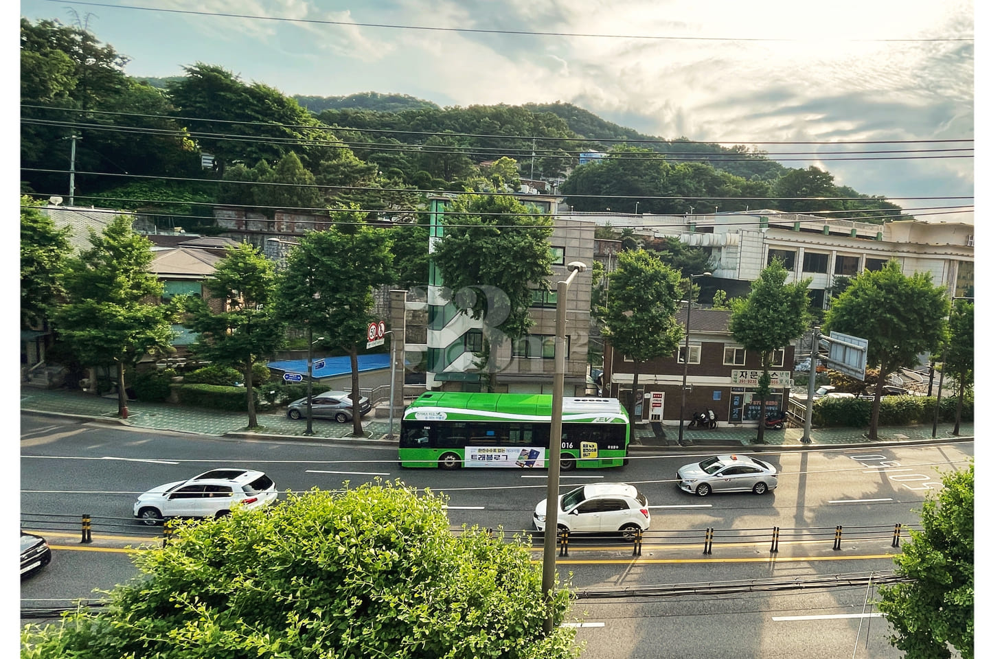 Gwanghwamun, City Hall, Seoul Station (3 peop 8th image