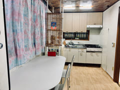 Cost-effective two-bedroom near Moran Station 0th image