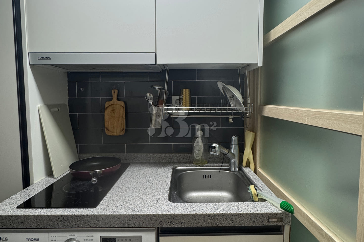 Studio apartment with a separate kitchen (Gwa 10th image