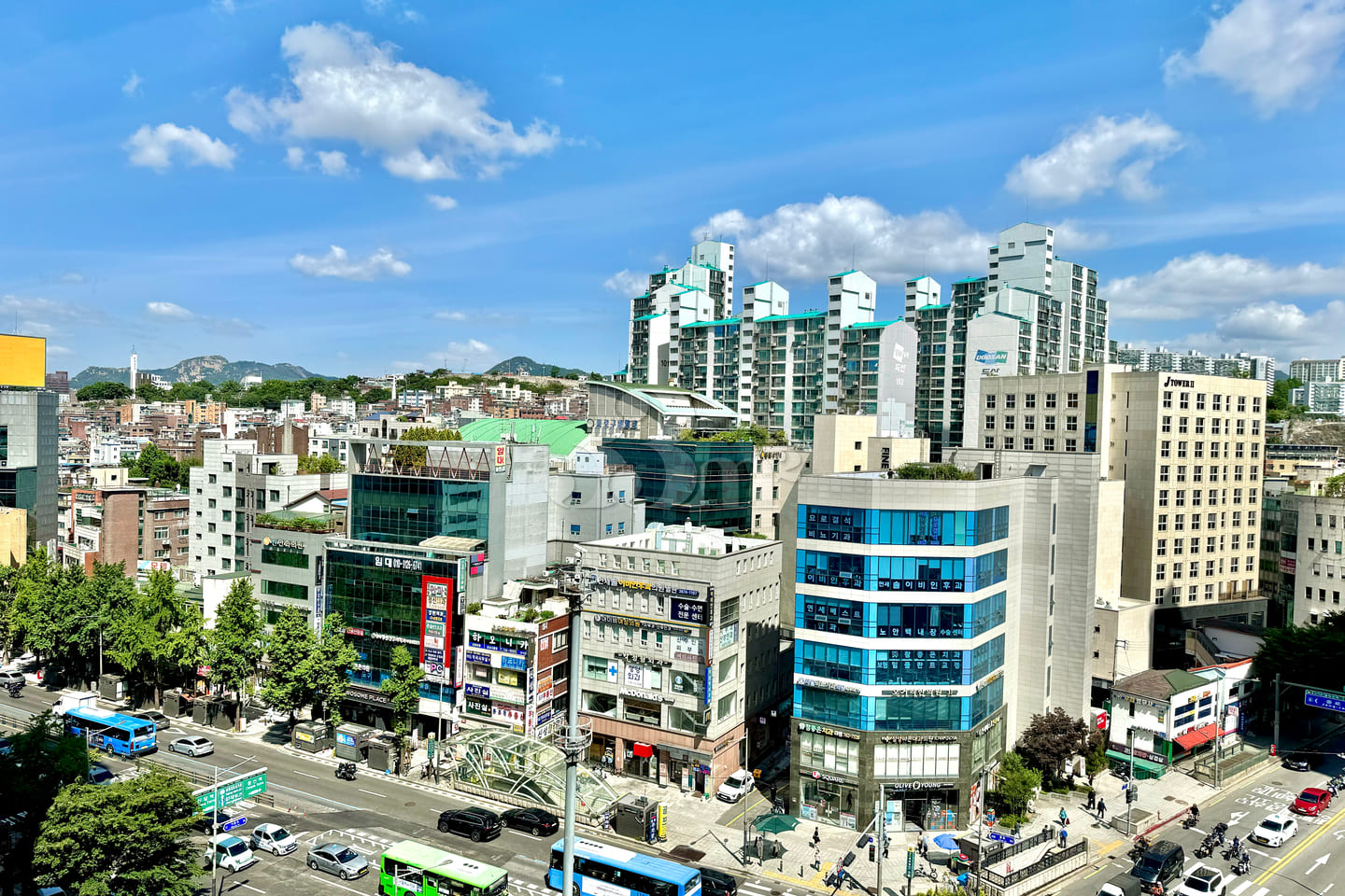 🚆 3 seconds from Dongmyo Station, high-rise  2th image