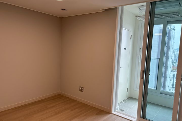 Newly built 24-pyeong apartment in Juan 4th image