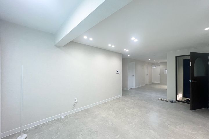 5 minutes from Achasan Station, parking avail 9th image
