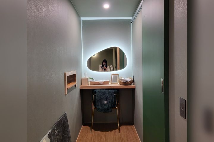 SuiteBathTub 14th image