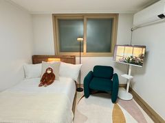 홍대입구+신촌역10분 0번째 이미지