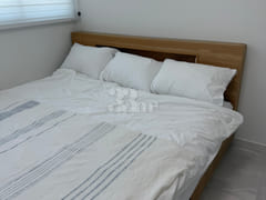 Hotel bedding, washer/dryer 9th image