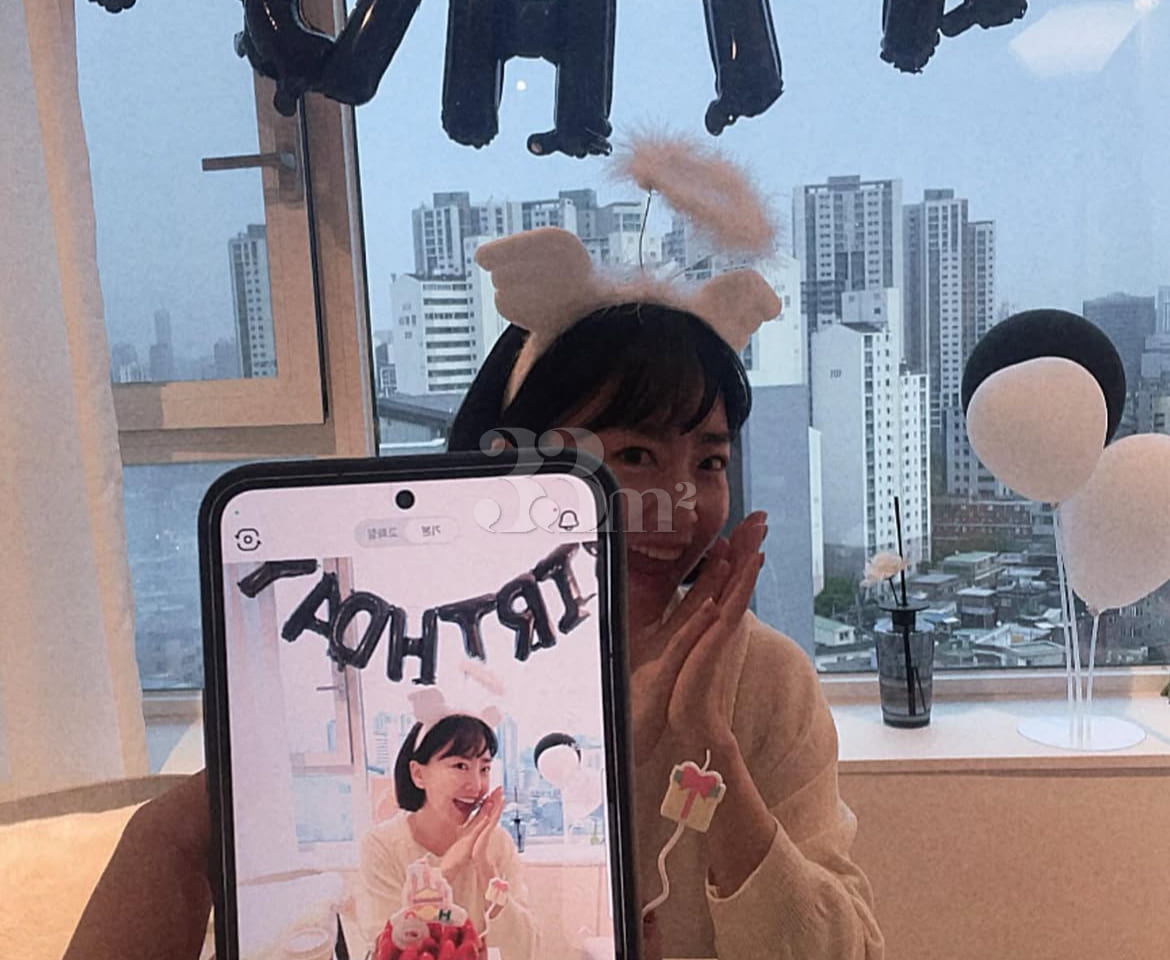 High-rise with a view near the subway station 0th image