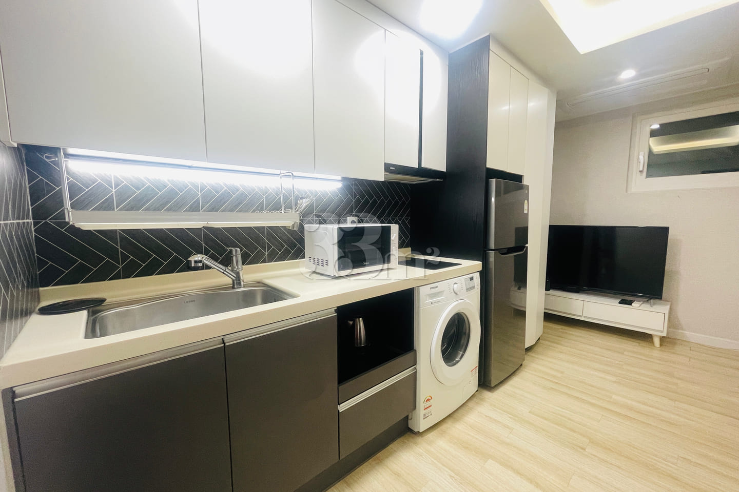 1 minute from Nonhyeon Station, fully furnish 18th image