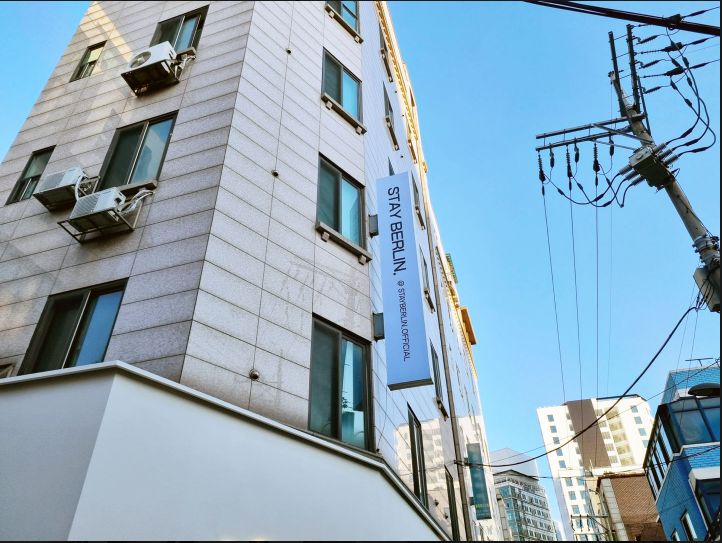 신촌 유럽식 복층텔