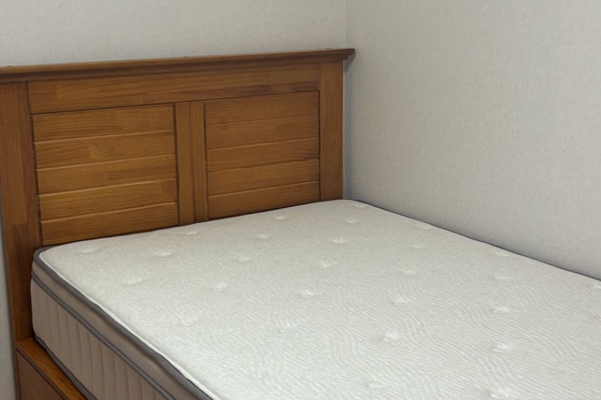 Connection to the International Business Dist 9th image