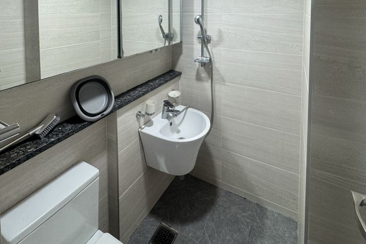 Quiet studio apartment near Oncheonjang Stati 7th image