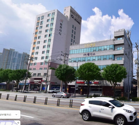 O2 Zone Apartment in Sinan-dong 2th image