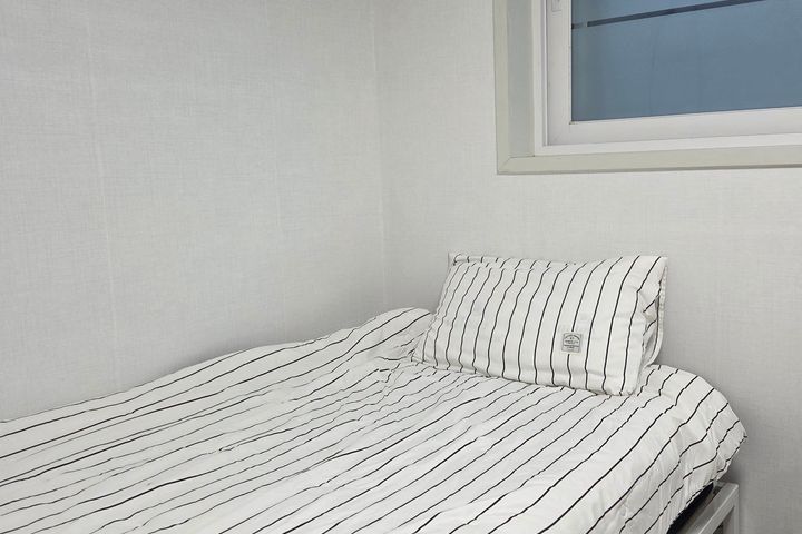 Newly Built Studio Apartment near Banghak Sta 3th image