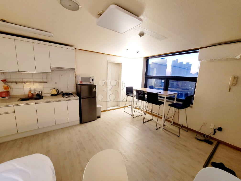 🤵 Sinchon: High-rise view, prime location ri 6th image