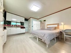 Spacious accommodation in Yeongdeungpo 2th image