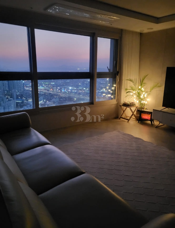 ๐ก Fully Furnished) Super High-Rise Apartment 9th image
