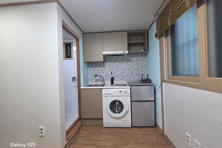 Room 203 0th image