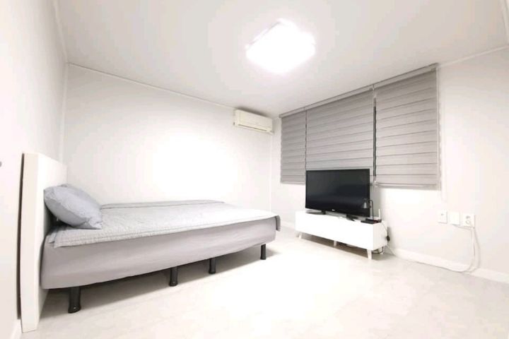 A cozy and clean three-room apartment. 4th image