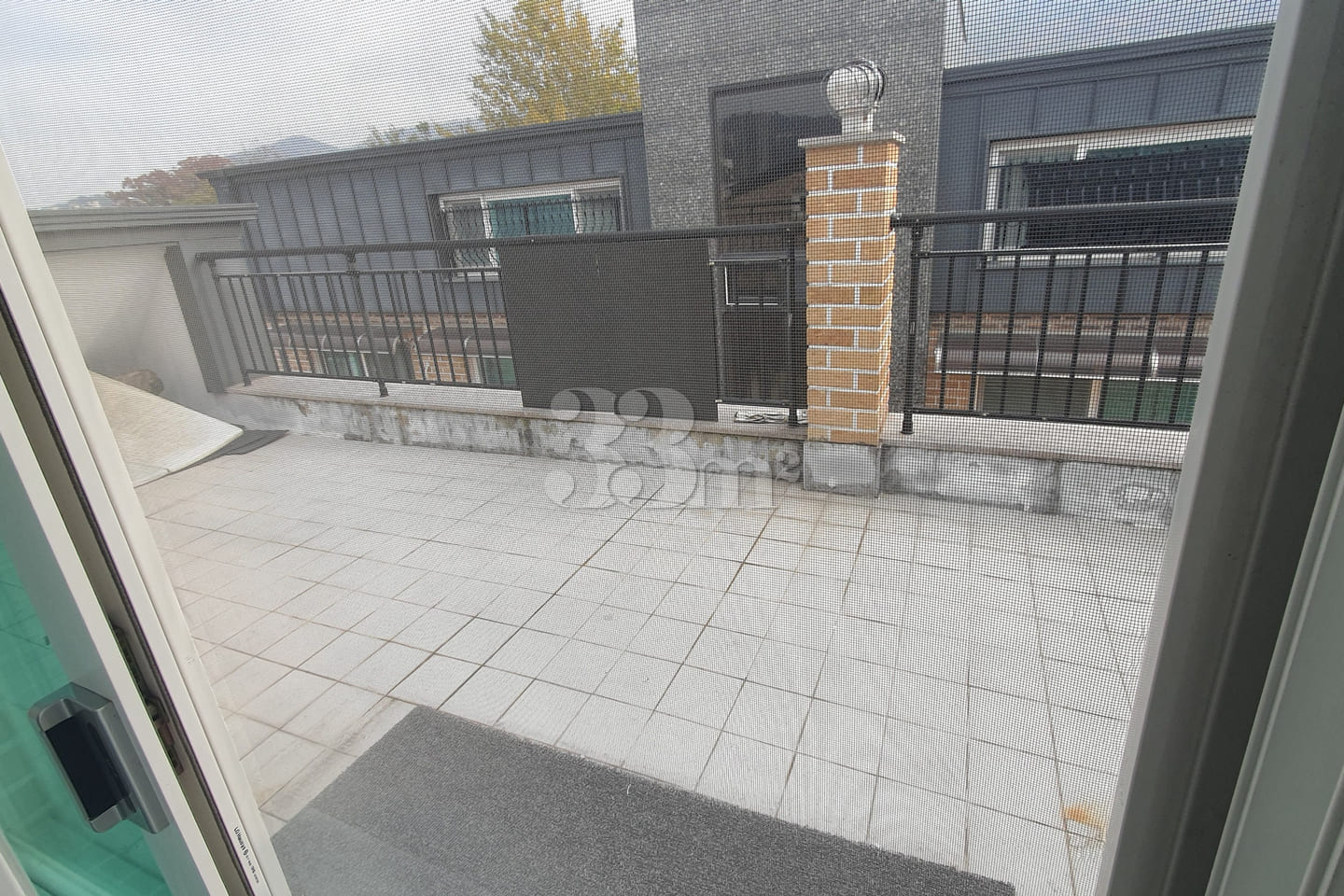 Studio apartment with a balcony 2th image