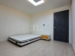 "Two-bay" unit (1.5-room apartment) in Chojun 2th image