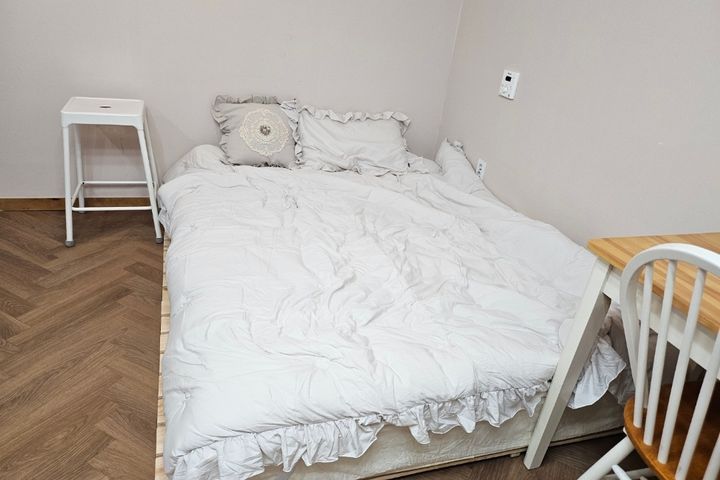 Cozy and stylish studio apartment in Jinju 1th image